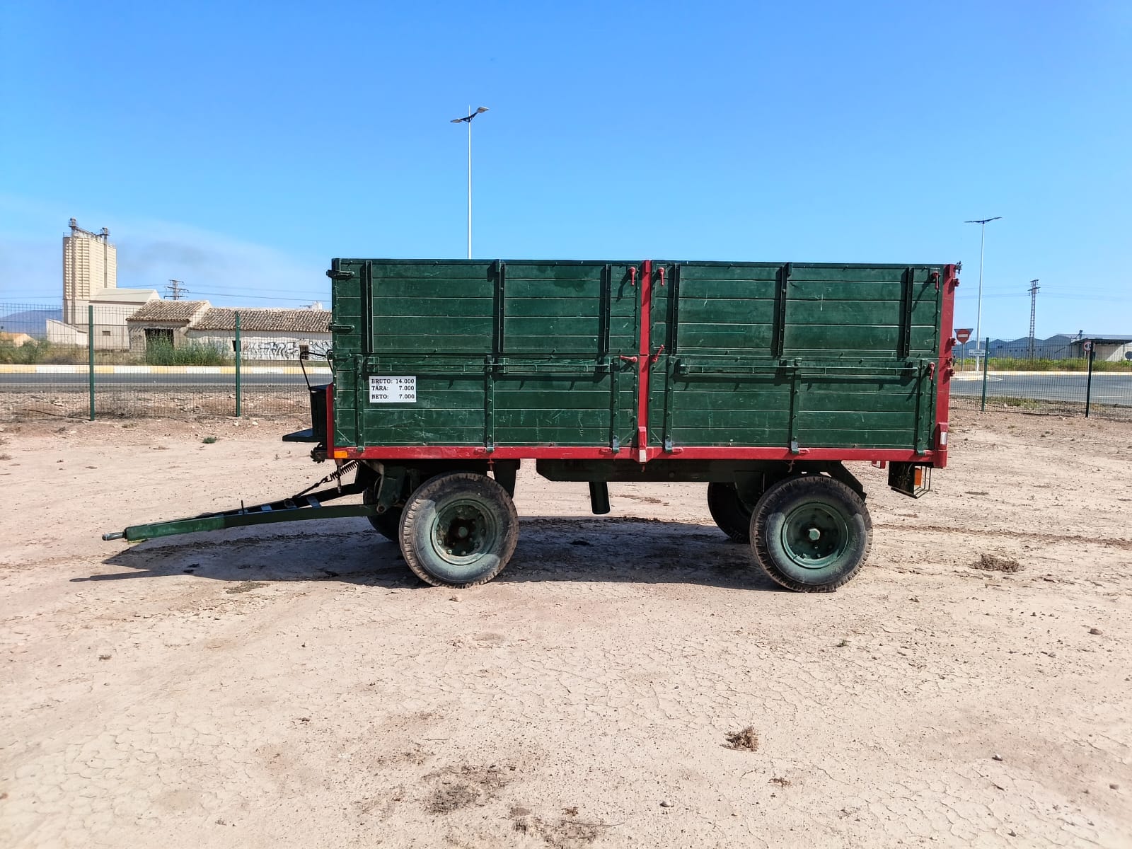 Remolque agrícola basculante 2 ejes | remolques-agricolas